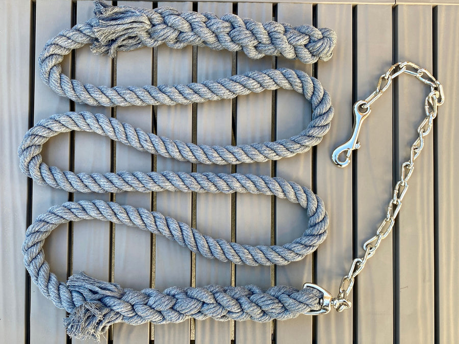 Ravenox grey twisted cotton horse lead with an integrated chain and snap attachment. (1806013268058)